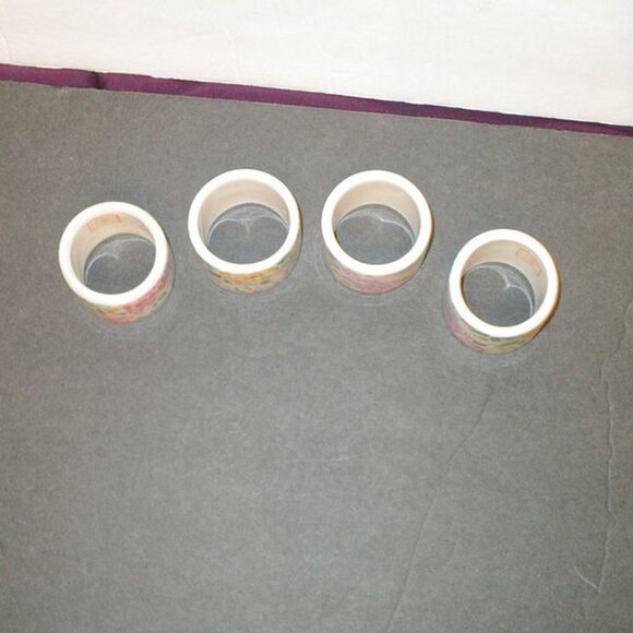 Vintage AUDREY Set of 4 FLORAL Ceramic NAPKIN Holder RINGS Round ROSES - Picture 4 of 6